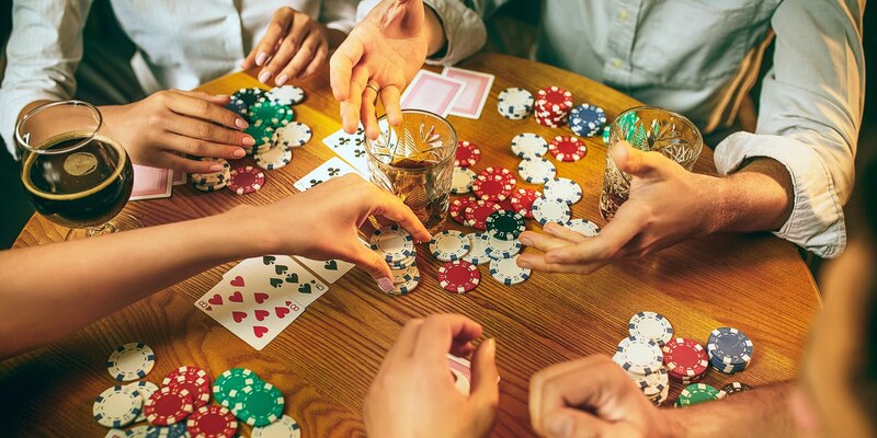 Hiểu rõ các vị trí trong Poker giúp bạn tối ưu chiến thuật và cơ hội thắng